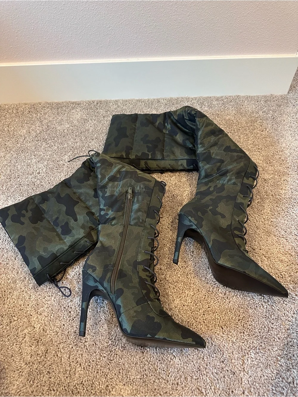 ASOS DESIGN x LaQUAN SMITH - CAMOUFLAGE OVER THE KNEE BOOT.
